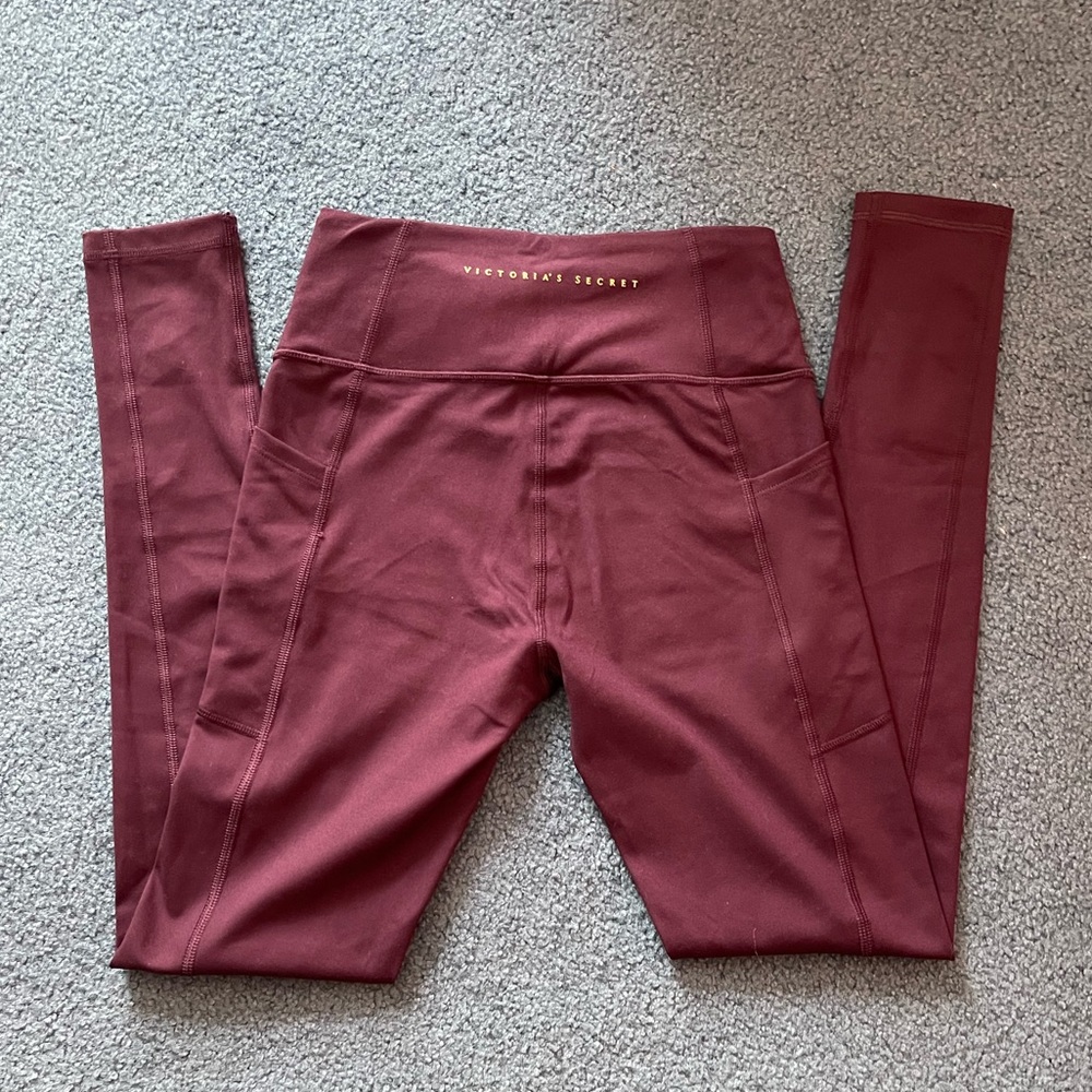 Victoria Secret Incredible Essential High-Rise Pocket Legging - Size 4